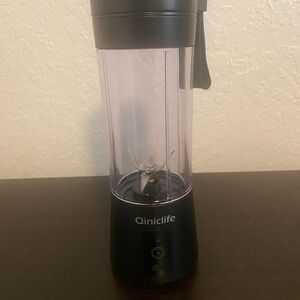 Qinicliffe Black Portable Blender